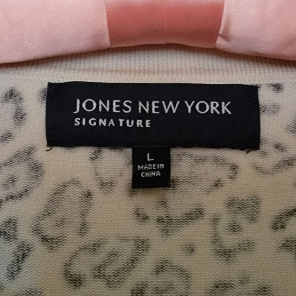 #027 Jones New York- Leopard Print Jeweled Neckline Sweater.sz L - Picture 4 of 6